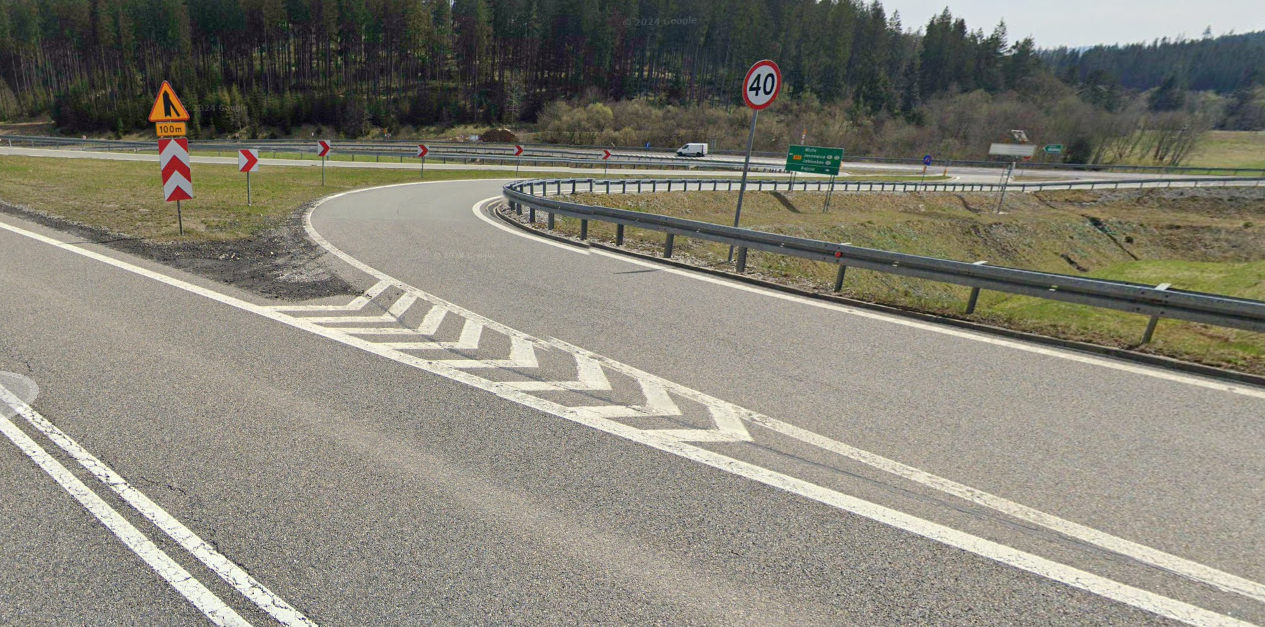Zdjęcie zjazdu z drogi ekspresowej